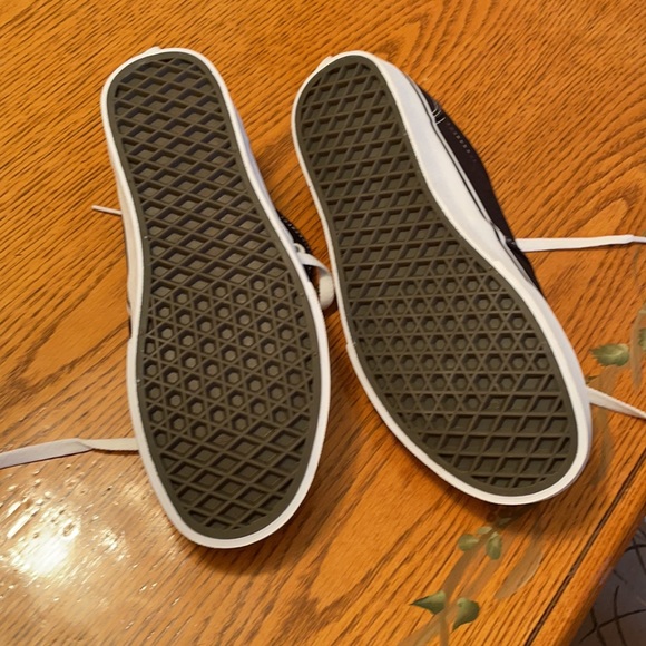 NWT VANS - Picture 2 of 3